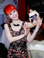 collage smiling red_hair lesbians shrunken_woman hayley_williams celebrities platform_sandals looking_at_viewer docop