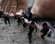 giantess crush collage feet destruction rubble dark_skin panic toe_ring pedicured bystanders darla_deleon
