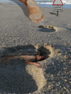 crush feet barefoot shrunken_men sand giantess_feet