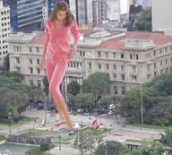 giantess crush collage feet city barefoot brunette looking_down people pink_clothes irina_shayk insetosonhador