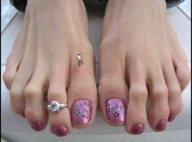 giantess feet shrunken_men between_toes toe_ring kitsugai
