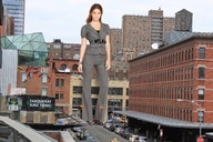 giantess collage clothed brunette wonderslug people streets vehicles jehane_gigi_paris betwee_buildings