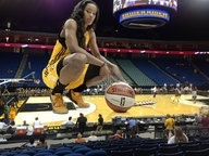 giantess collage squatting sneakers dark_skin looking_at_viewer basketball_court lowerrider sports_outfit skylar_diggins bok_center