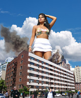 giantess collage destruction buildings helicopter wonderslug people clouds sky point_of_view running_away street_view yasmin photosession_beregous