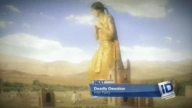 giantess color foot_crush animation clouds sky ruins gold_dress running_away looking_at_tiny