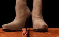 butt high_heels kneeling shrunken_man naked_man looking_up floor digital_render jamesmason0