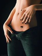 jeans hand belly shrunken_man tattoo manicure sorenzer0 digital_render navel_ring sizecon souvenir