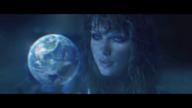earth giga long_hair handheld brunette animation docop