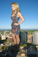 gentle giantess high_heels wonderslug legs